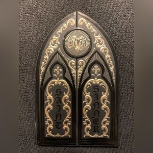 KVD Saint and Sinner palette